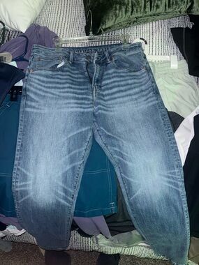 American Eagle Outfitters Men’s Light Blue Washed Relaxed Jeans